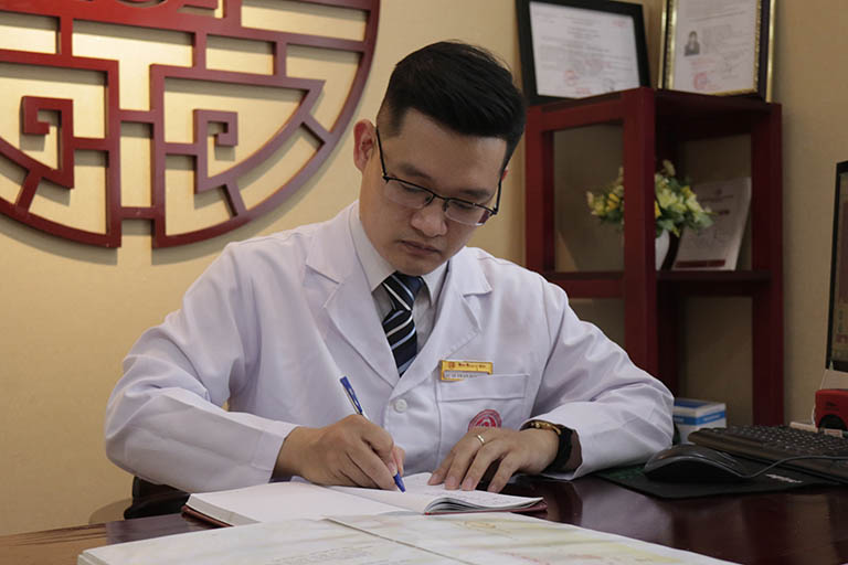 Bác sĩ Trần Hải Long một lòng nhiệt huyết với nền YHCT 